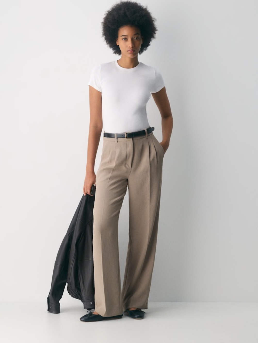 Aritzia The Effortless Pant - Crepette Size 00 $148 Retail in Nomad Taupe